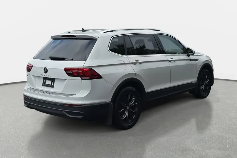 2022 Volkswagen Tiguan SE photo 1
