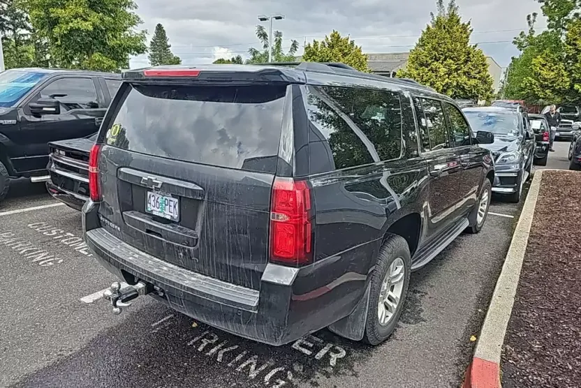2016 Chevrolet Suburban LT photo 1