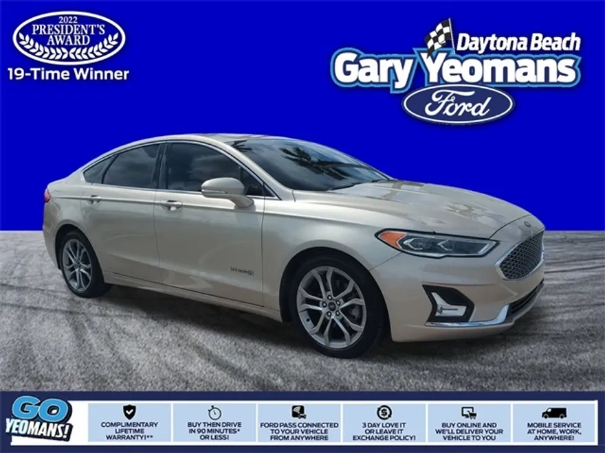 2019 Ford Fusion Hybrid Titanium photo 1