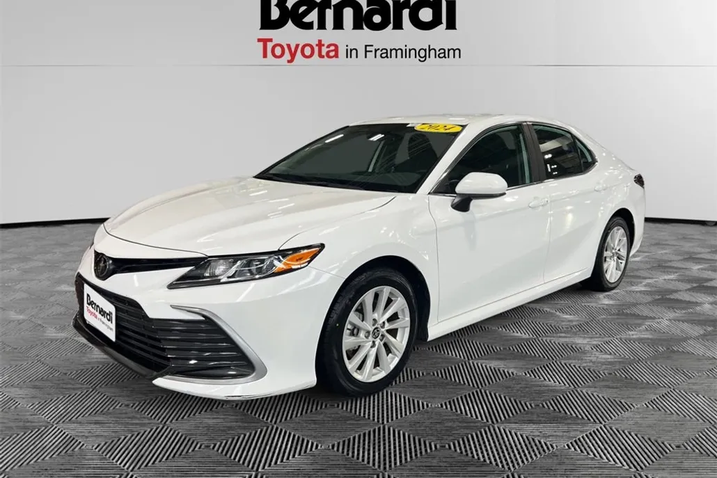 2024 Toyota Camry LE photo 1
