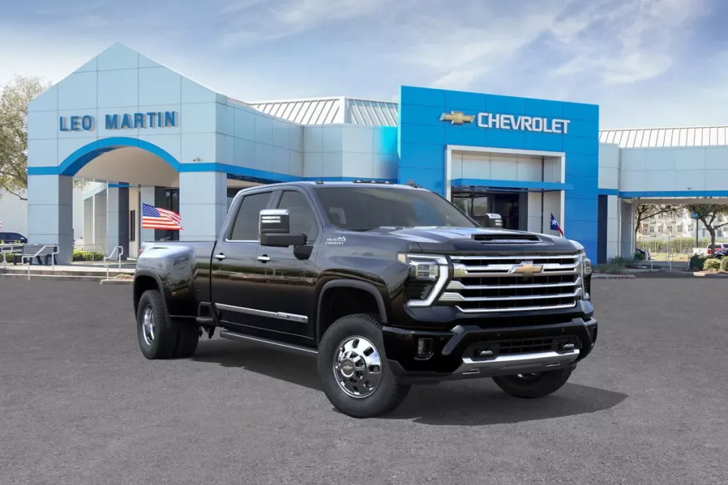 2025 Chevrolet Silverado 3500HD High Country photo 1