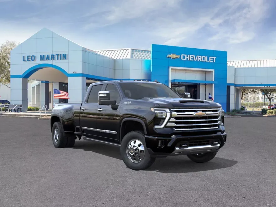 2025 Chevrolet Silverado 3500HD High Country photo 1