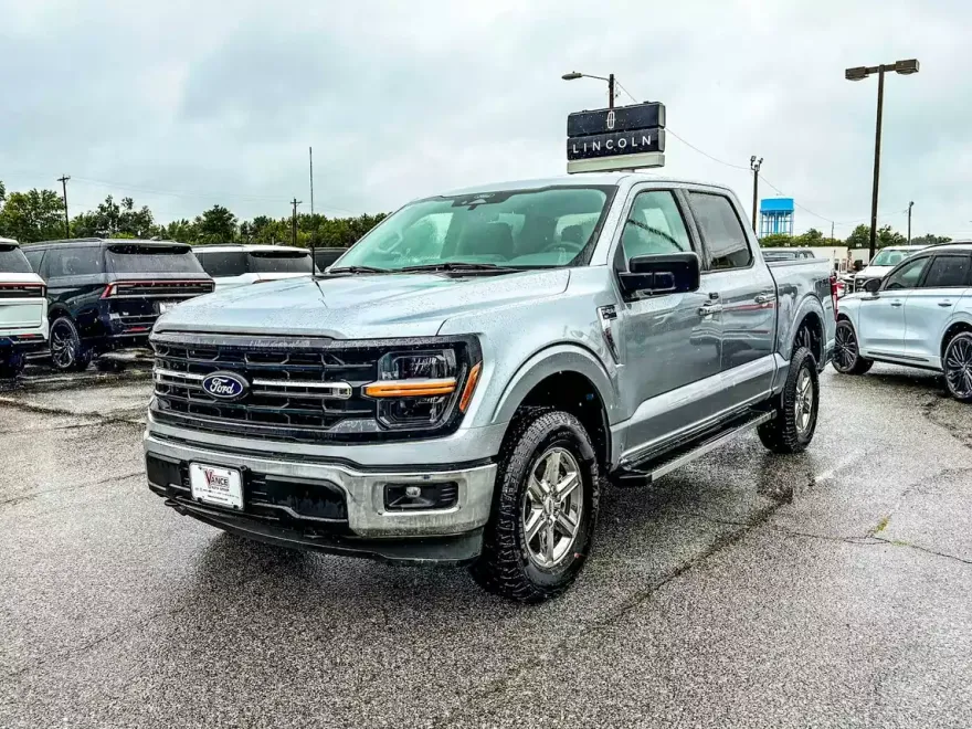 2025 Ford F-150 XLT photo 1