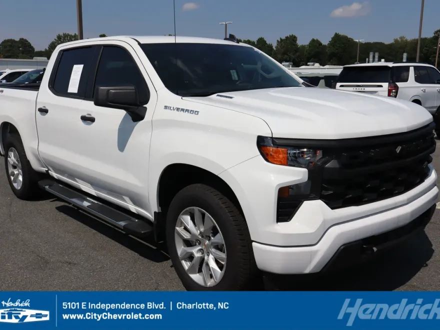 2025 Chevrolet Silverado 1500 Custom photo 1