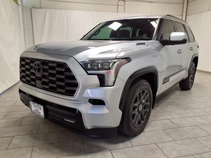 2024 Toyota Sequoia Platinum photo 1