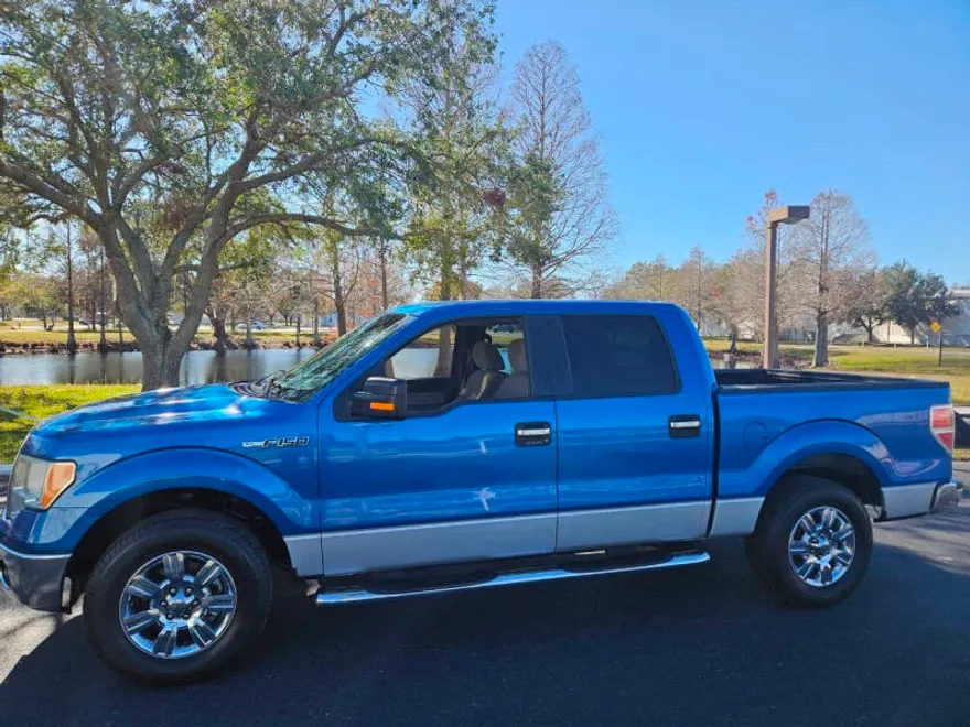 2010 Ford F-150 XLT photo 1