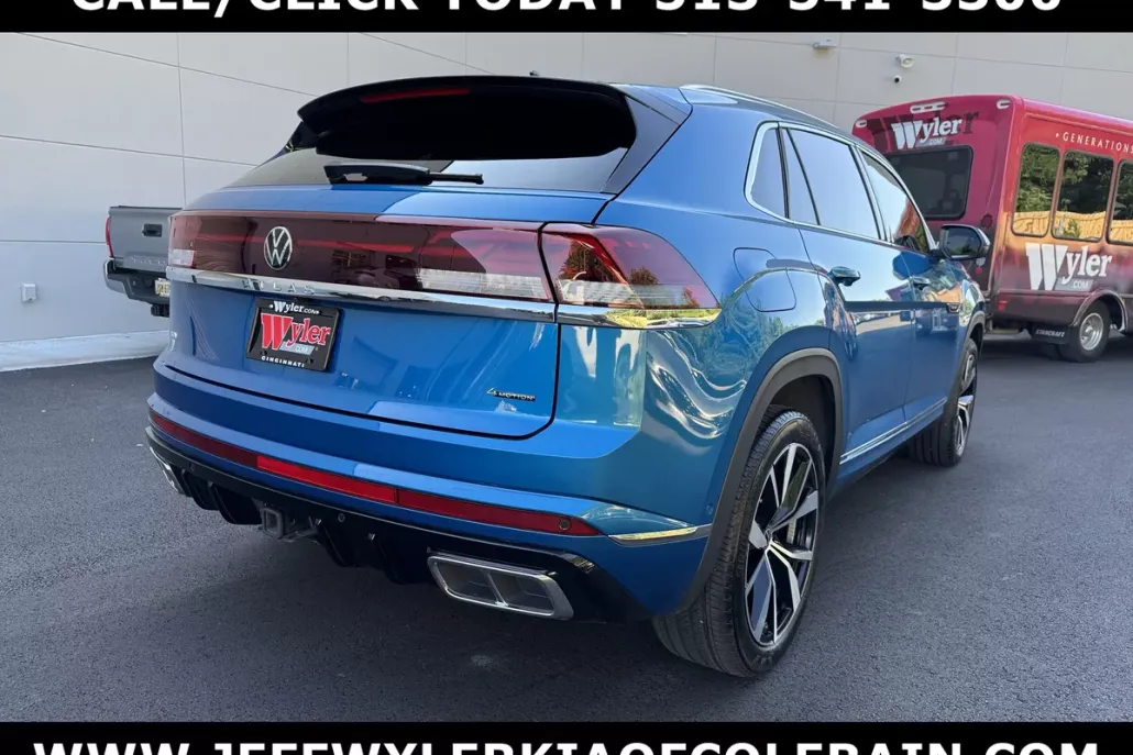 2024 Volkswagen Atlas Cross Sport SEL Premium R-Line photo 1