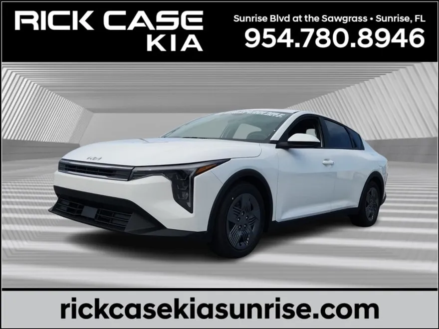 2025 Kia K4 LXS photo 1