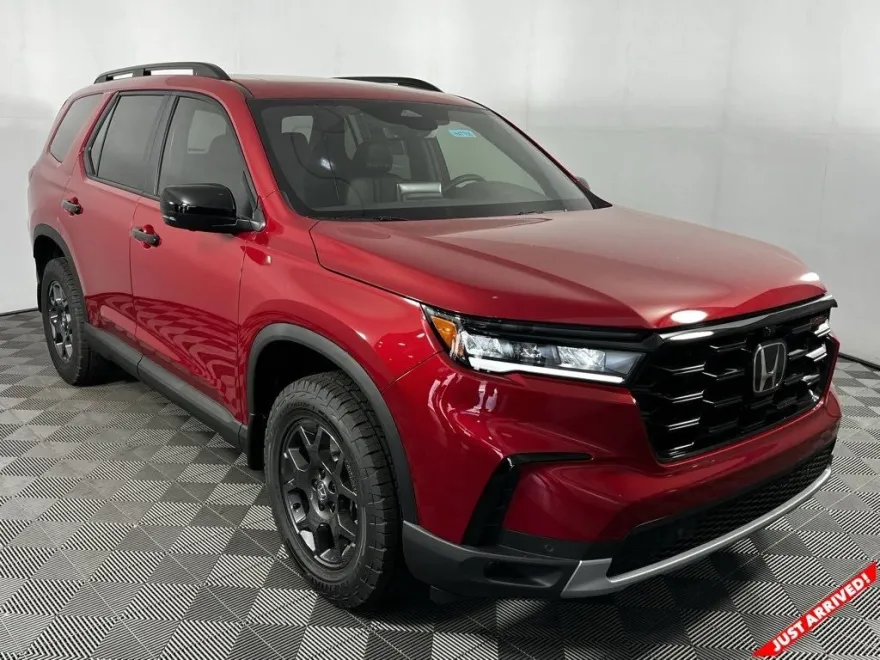 2025 Honda Pilot TrailSport photo 1