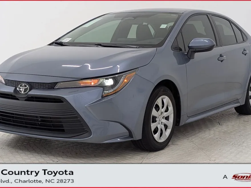 2023 Toyota Corolla LE photo 1