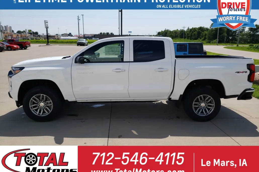 2025 Chevrolet Colorado Work Truck LT photo 1