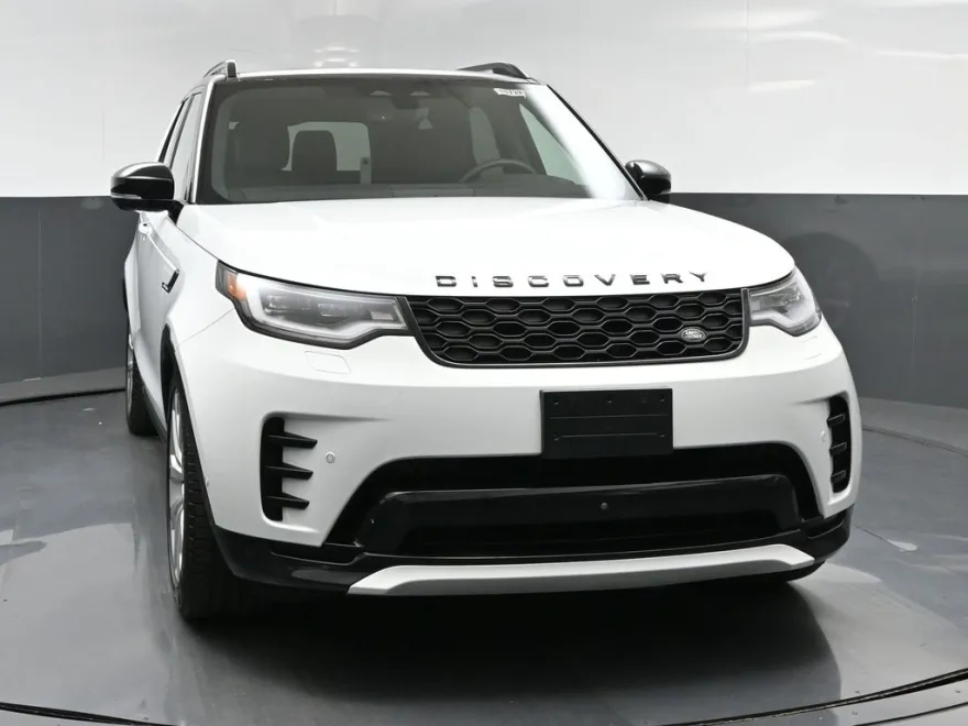 2024 Land Rover Discovery SE photo 1