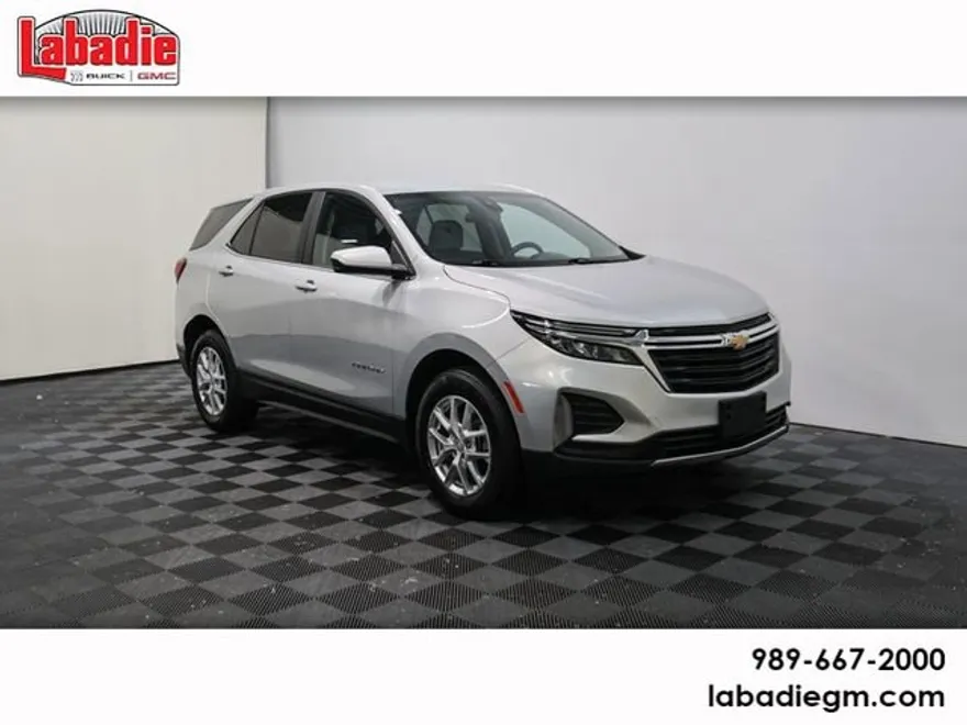 2022 Chevrolet Equinox LT photo 1
