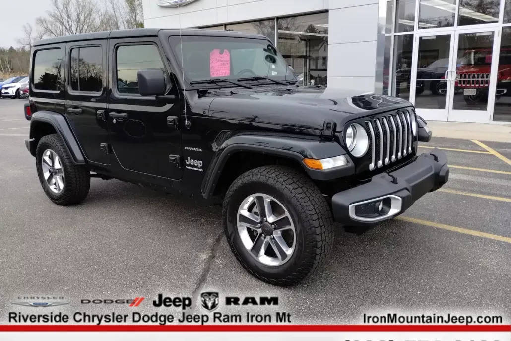 2023 Jeep Wrangler Sahara photo 1