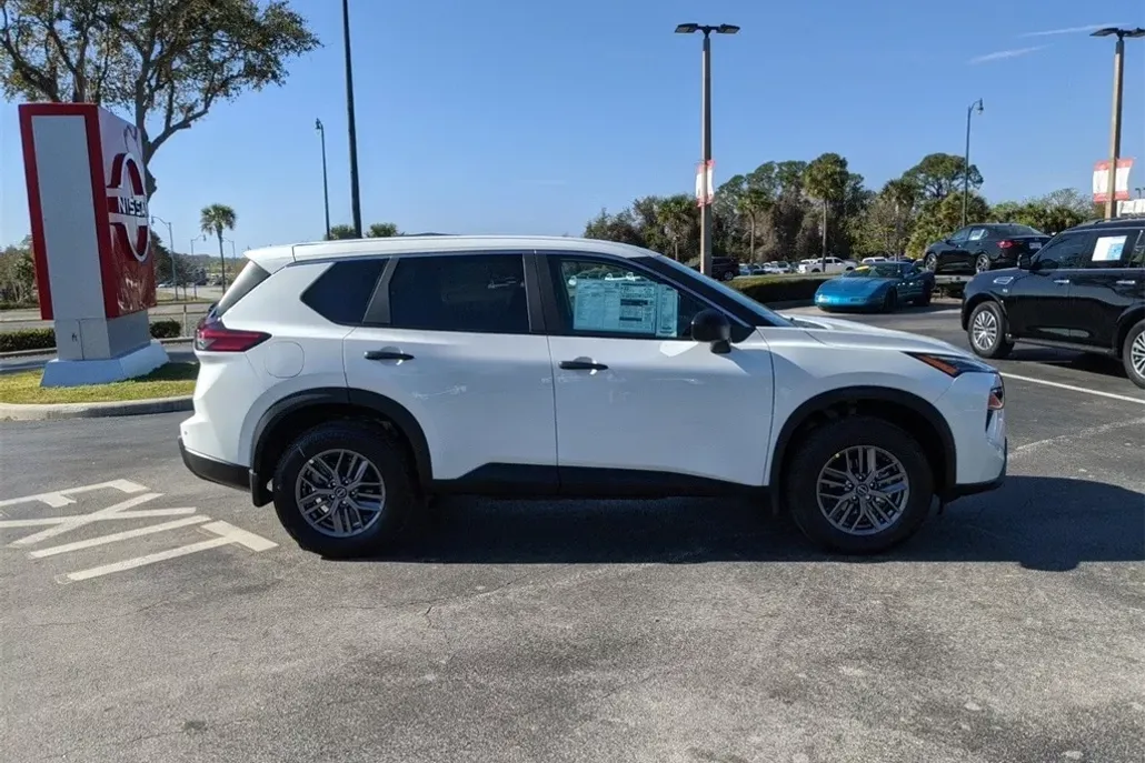 2025 Nissan Rogue S photo 1