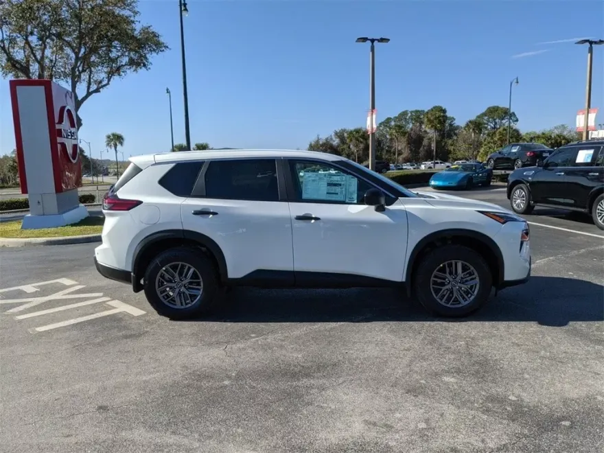 2025 Nissan Rogue S photo 1