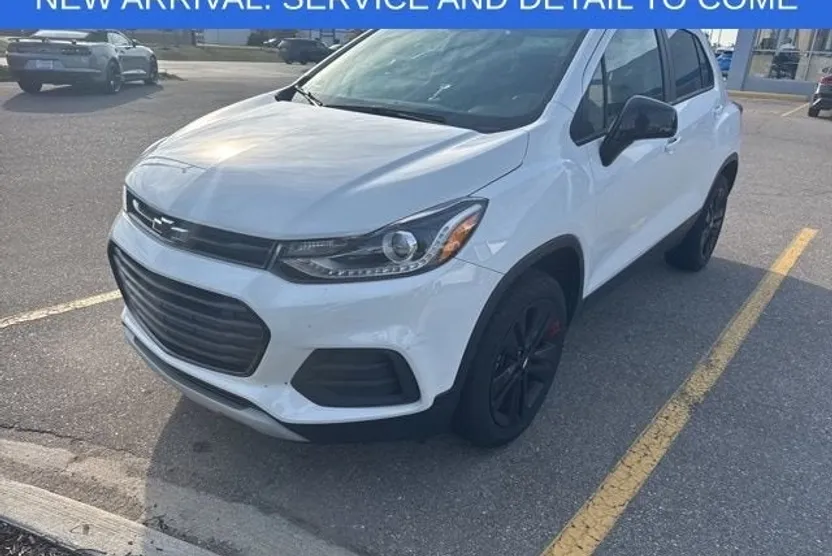 2022 Chevrolet Trax LT photo 1