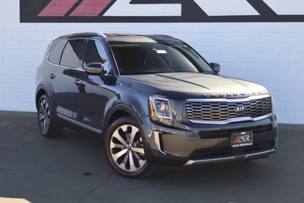 2020 Kia Telluride S photo 1