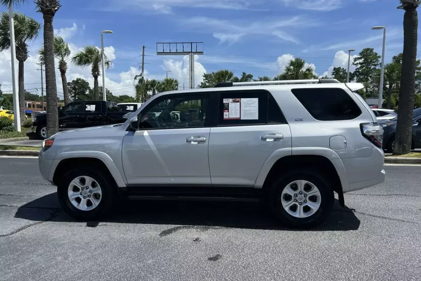 2024 Toyota 4Runner SR5 photo 1