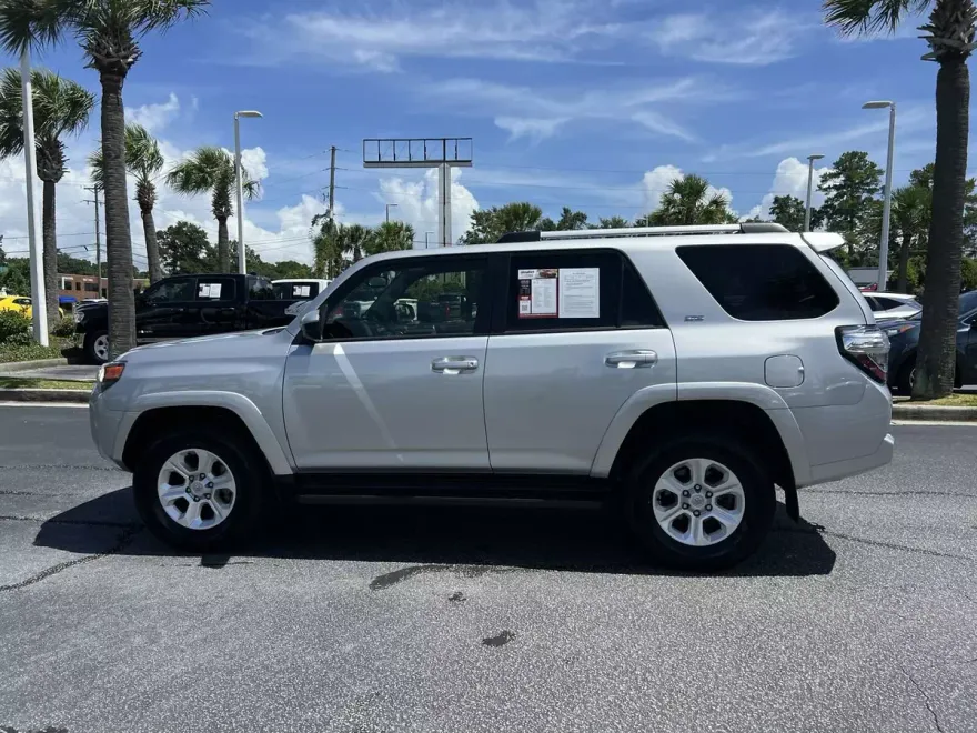 2024 Toyota 4Runner SR5 photo 1