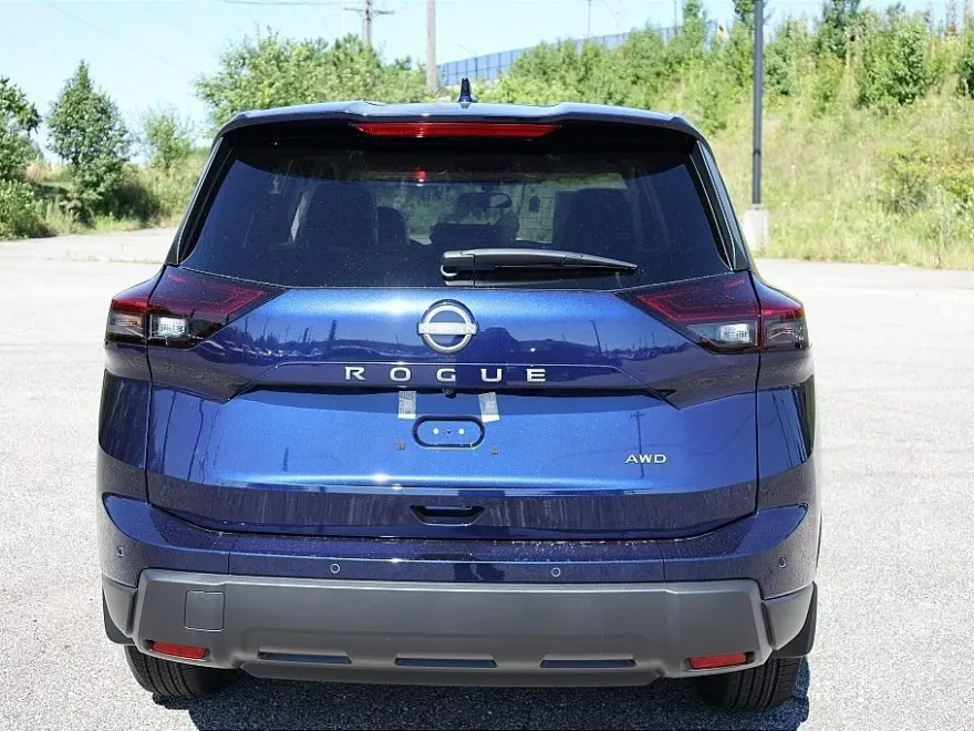 2026 Nissan Rogue SV photo 1