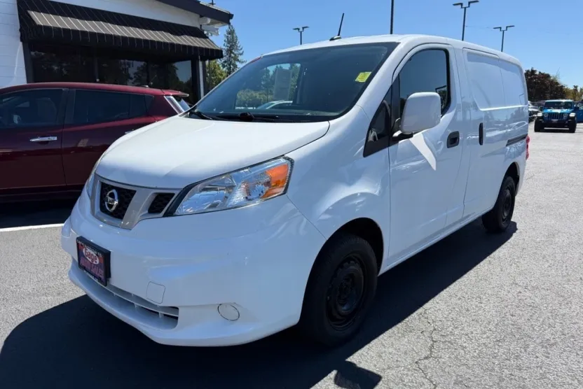 2021 Nissan NV200 SV photo 1