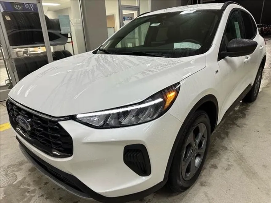 2025 Ford Escape Hybrid ST-Line photo 1