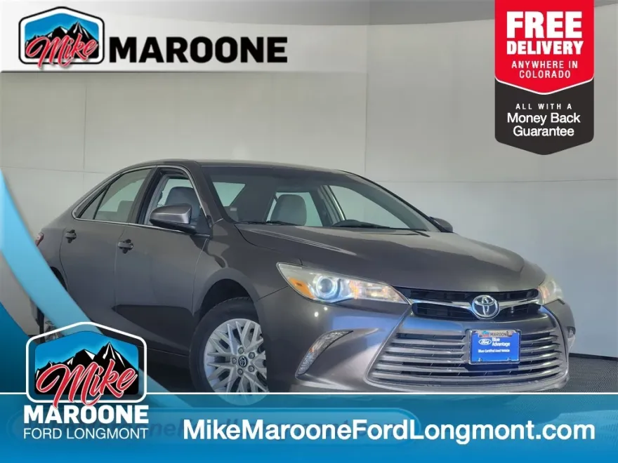 2016 Toyota Camry SE photo 1
