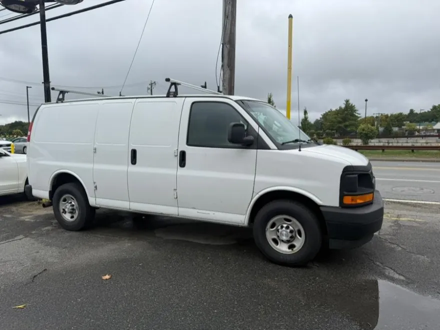 2017 Chevrolet Express Cargo Van 2500 photo 1