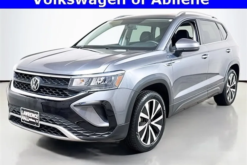2022 Volkswagen Taos SE photo 1