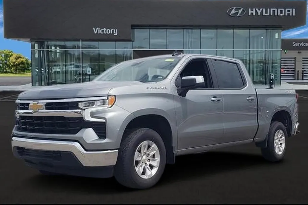 2025 Chevrolet Silverado 1500 LT photo 1