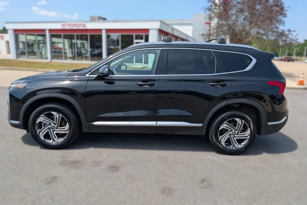 2022 Hyundai Santa Fe SEL photo 1