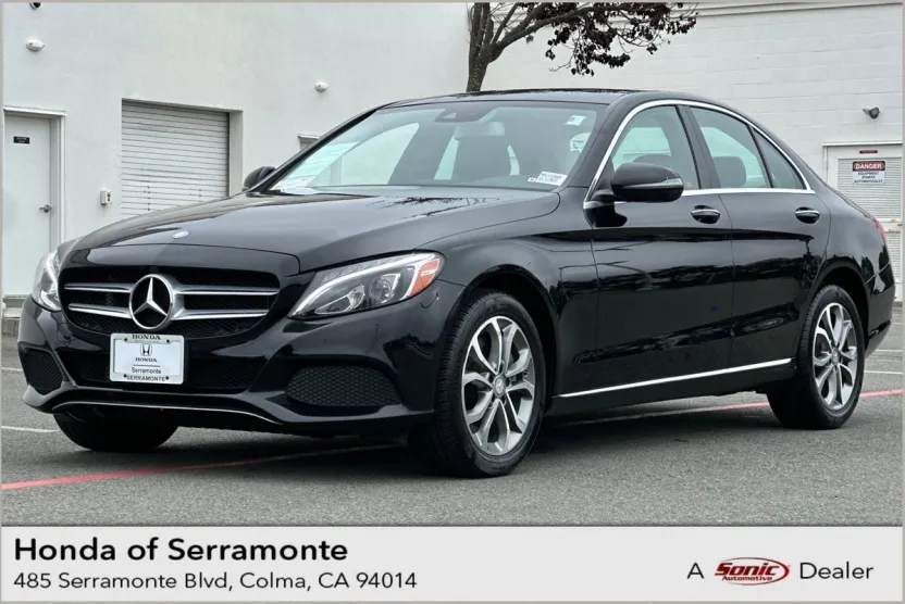 2017 Mercedes Benz C 300 4MATIC Sedan photo 1