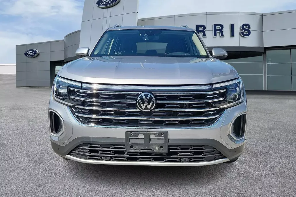 2024 Volkswagen Atlas SEL photo 1