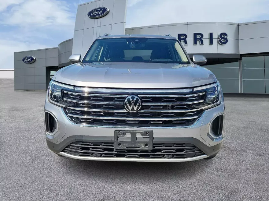 2024 Volkswagen Atlas SEL photo 1