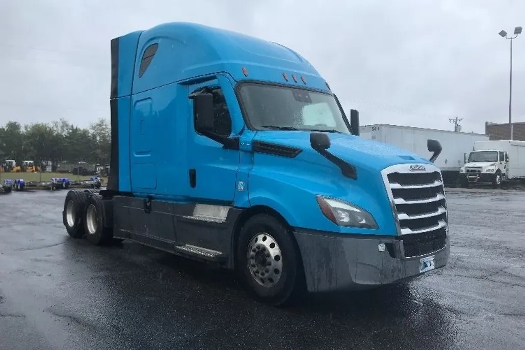 2022 Freightliner Cascadia 126" Sleeper Cab photo 1