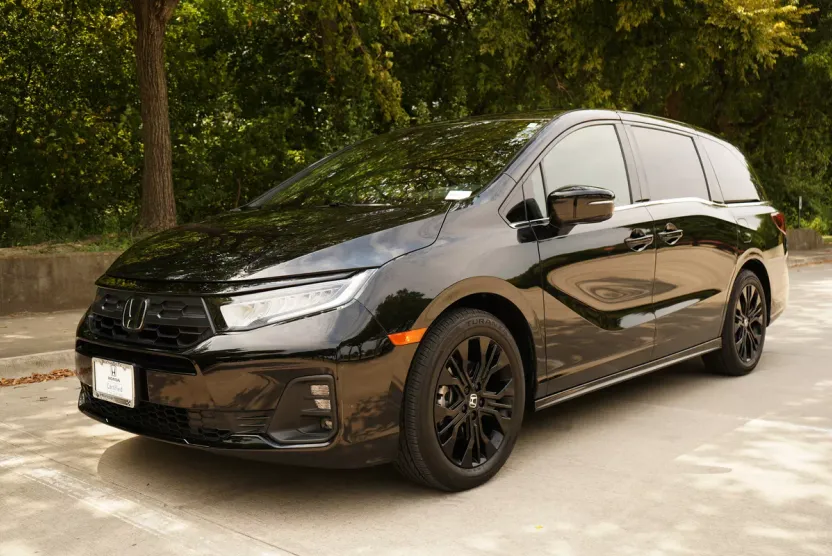 2025 Honda Odyssey photo 1