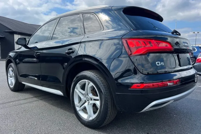 2018 Audi Q5 2.0T Premium photo 1