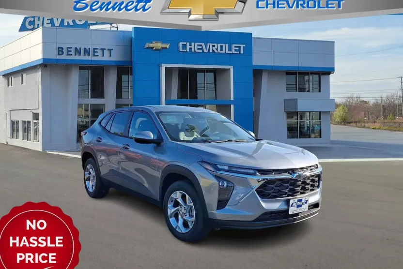 2025 Chevrolet Trax LS photo 1