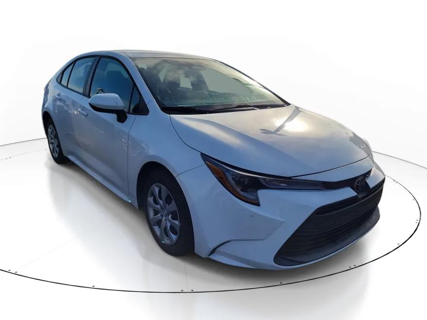 2023 Toyota Corolla LE photo 1