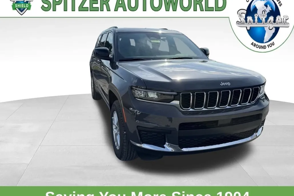 2025 Jeep Grand Cherokee Laredo photo 1