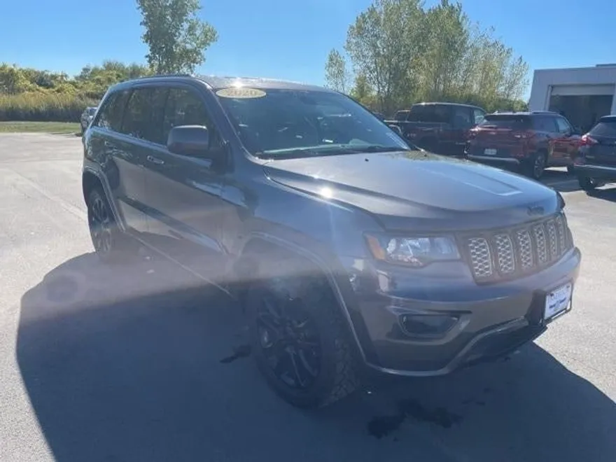2020 Jeep Grand Cherokee Altitude photo 1