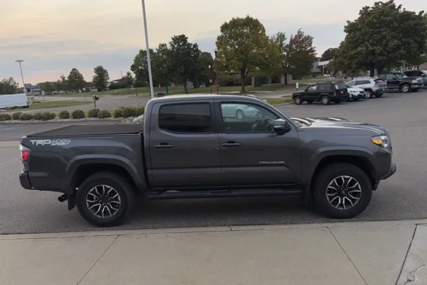2020 Toyota Tacoma TRD Sport V6 photo 1