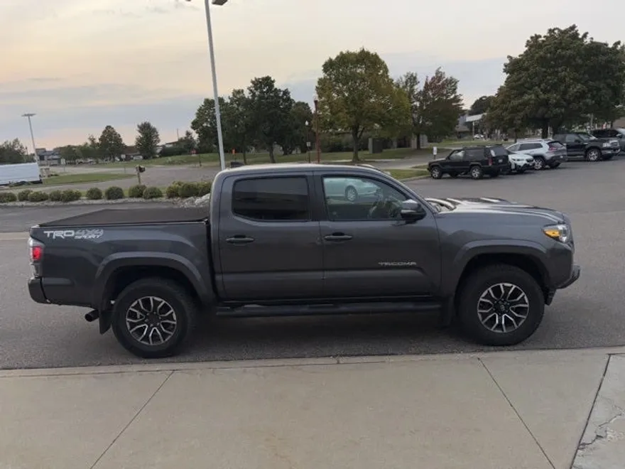 2020 Toyota Tacoma TRD Sport V6 photo 1