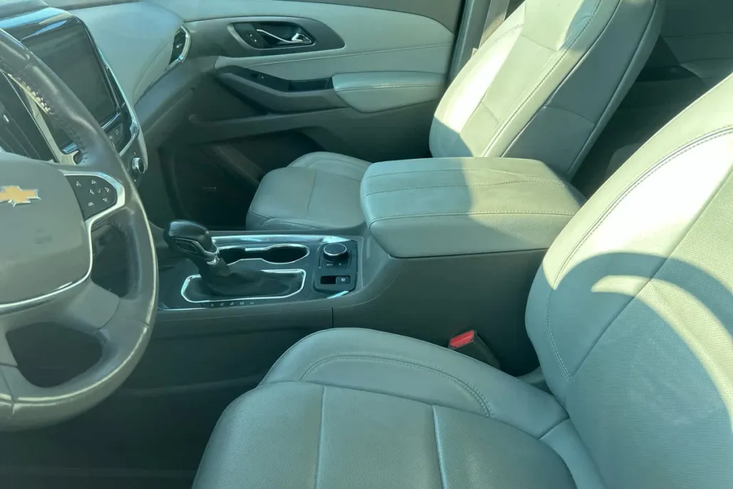 2021 Chevrolet Traverse Premier photo 1