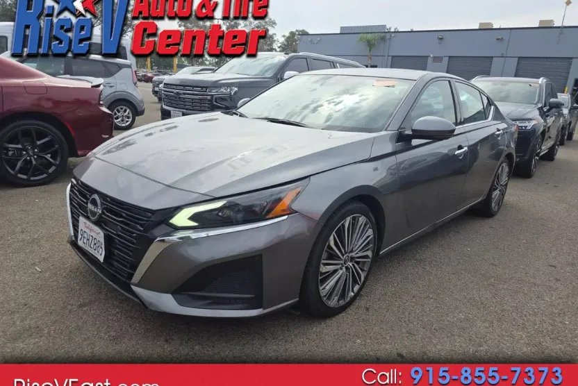 2023 Nissan Altima 2.5 SL photo 1