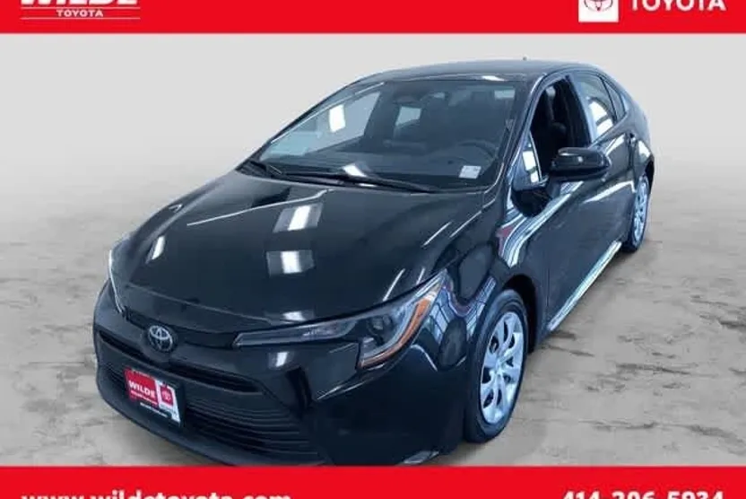 2024 Toyota Corolla LE photo 1