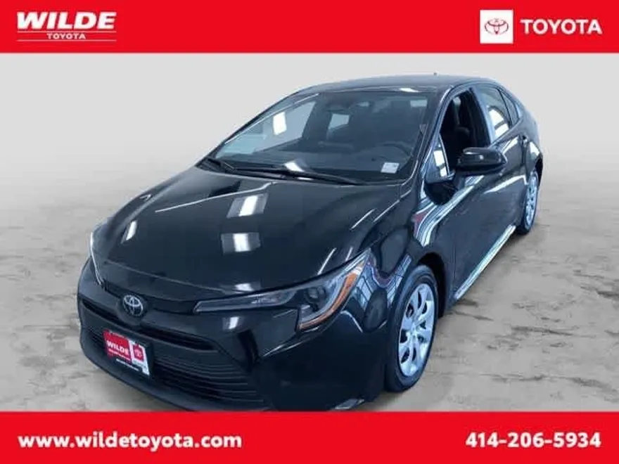 2024 Toyota Corolla LE photo 1