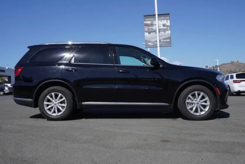 2022 Dodge Durango SXT photo 1
