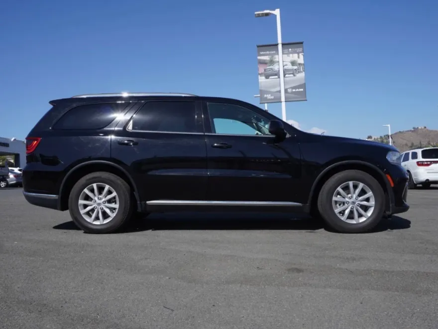 2022 Dodge Durango SXT photo 1